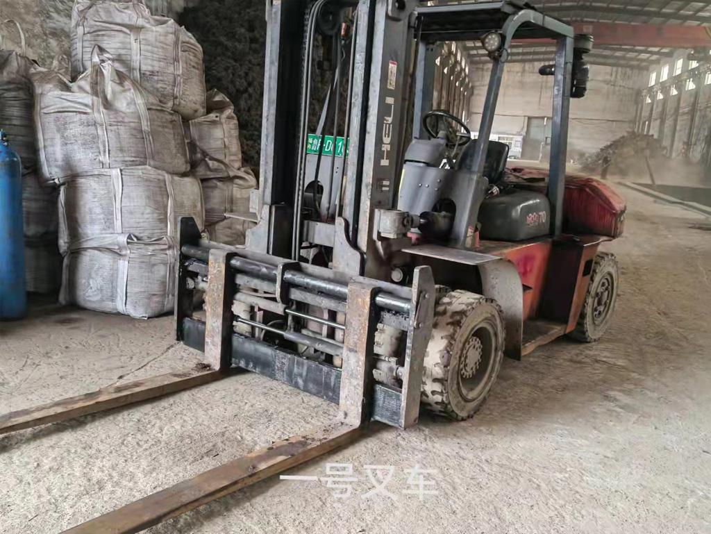  1号叉车...
